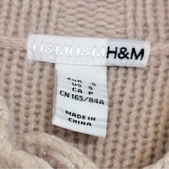 Blush Pink Cardigan - a crochet tufted dot cable knit design. Size Small H&M - Picture 5 of 8